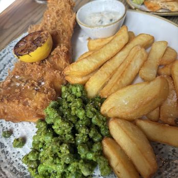 Sherlock Holmes - Fish and chips - Pubs Near Me - London, XGL Sherlock Holmes - Fish and chips - Pubs Near Me - London, XGL