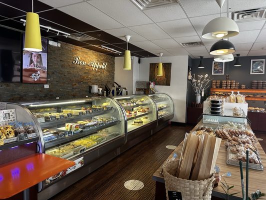 Bon Appetit Bakery & Cafe by null