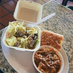 De Vinci's Delicatessen - Raviolis, focaccia bread, and salad