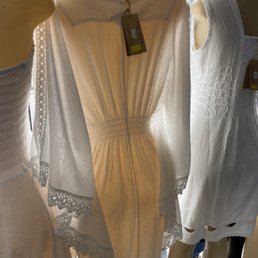 Exterior outside entrance of Hollywood Style - They sale real cotton white dresses something like this is 50.00 - Hollywood, Florida Exterior outside entrance of Hollywood Style - They sale real cotton white dresses something like this is 50.00 - Hollywood, Florida