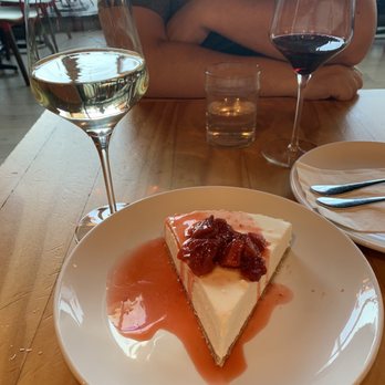 Beebe's - Freddo Cheesecake with Moscato, Bigaro Rosato 375ml - Pizza Near Me - Long Island City, New York Beebe's - Freddo Cheesecake with Moscato, Bigaro Rosato 375ml - Pizza Near Me - Long Island City, New York
