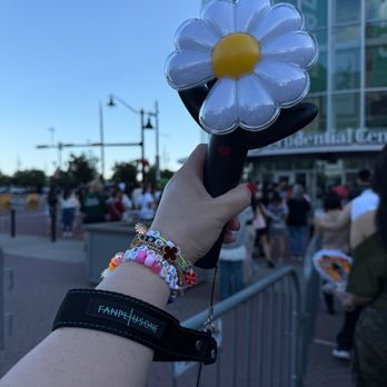 Prudential Center - Daisy bong for GD - Stadiums & Arenas Near Me - Newark, New Jersey