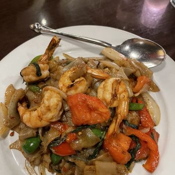 Bangkok 54 Restaurant - Drunken Noodles with shrimp - Thai Near Me - Arlington, Virginia Bangkok 54 Restaurant - Drunken Noodles with shrimp - Thai Near Me - Arlington, Virginia