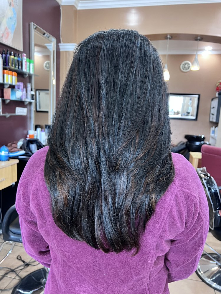 Sunny Salon