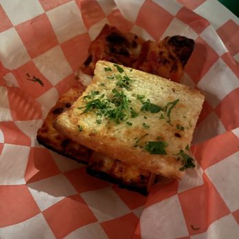 Elina's - Complimentary bread - Italian Near Me - Chicago, Illinois