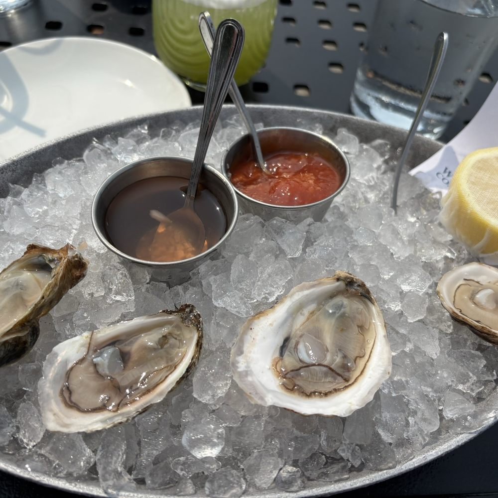 Half Moon - Oysters - very good - New American Near Me - Dobbs Ferry, New York