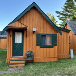 Econo Lodge - "Chalet" (shack) in the middle of all the others