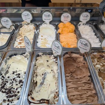 Vanilla - Large assortment of ice cream - Ice Cream & Frozen Yogurt Near Me - Edinburgh, EDH