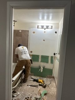 Bathroom Renovation - Transform Your Bathroom into a Relaxing Oasis!
Is your bathroom feeling outdated or cramped? It's time to upgrade to a space that suits your style and needs! Our expert team specializes in bathroom renovations! Reach out now for your renovation needs!