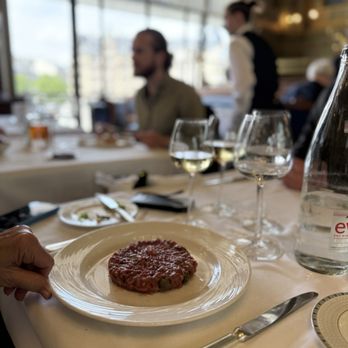 Le Train Bleu - Steak tartare - French Near Me - Paris, 75 Le Train Bleu - Steak tartare - French Near Me - Paris, 75