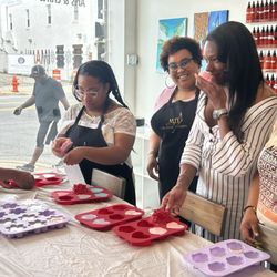 M.I.Y Candle Co. & Creative Studios - Bubbles and Burn soap and candle making! Our friendly and knowledgeable team are always happy to assist and inspire you!
