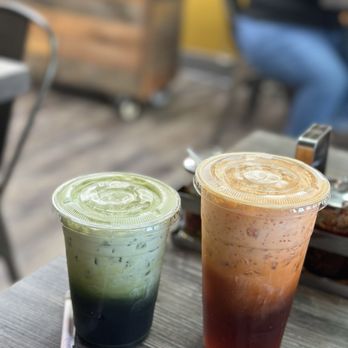 Sriracha Thai Restaurant - Thai Green Tea - Thai Near Me - Carson, California