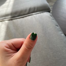 Chipped gel manicure after 1 week