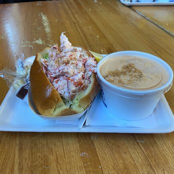 Boston Chowda - Lobster roll and Maine Lobster Chowda - Seafood Near Me - Boston, Massachusetts