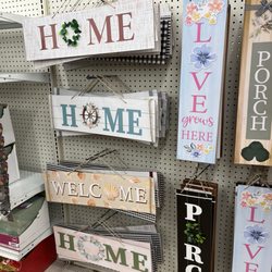 Dollar Tree - 01/08/2025 decorations