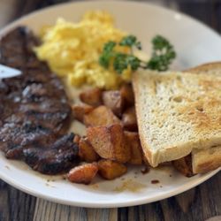A Huevo Cafe - STEAK & EGGS