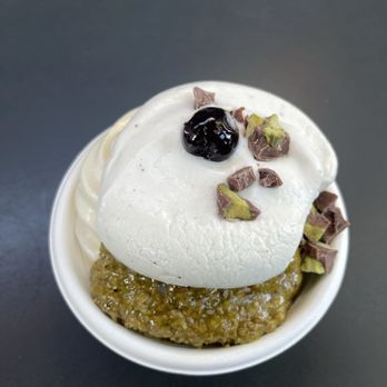 Ginger Elizabeth Chocolates - Pistachio Dubai chocolate sundae - Macarons Near Me - Sacramento, California Ginger Elizabeth Chocolates - Pistachio Dubai chocolate sundae - Macarons Near Me - Sacramento, California