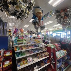 Dollar Tree - Graduation ballions