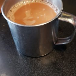 巴巴站 - Chai in a tin cup!