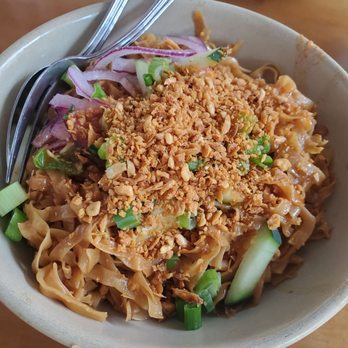 Burma Superstar - Garlic Noodles (plain) - Burmese Near Me - Alameda, California Burma Superstar - Garlic Noodles (plain) - Burmese Near Me - Alameda, California