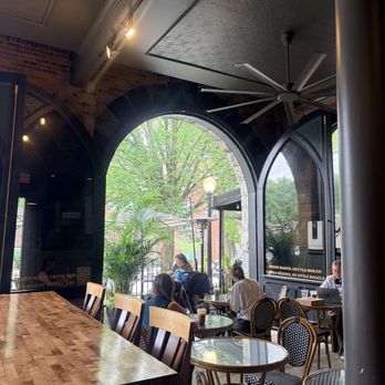 Bear's Cup - Interior - Bakeries Near Me - Saratoga Springs, New York