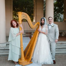 Harpist Naomi Alter