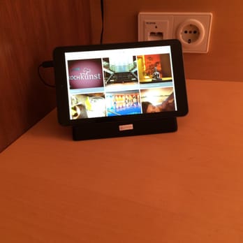 Hotel centrovital - Hotel Tablet mit allen wichtigen Informationen, Restaurants, Öffnungszeiten - Hotels Near Me - Berlin, BE