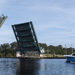 Great Bridge Lock Park - Great Bridge Lock opening.