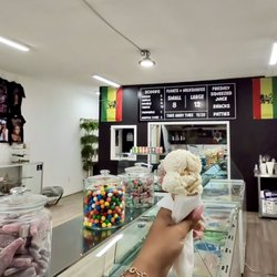 What’s The Scoop - Scooperstars