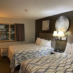 Cherokee Inn - Spacious and clean.