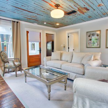 The Roost Ocean Springs - The Shearwater Suite Livingroom - Hotels Near Me - Ocean Springs, Mississippi The Roost Ocean Springs - The Shearwater Suite Livingroom - Hotels Near Me - Ocean Springs, Mississippi