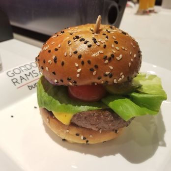 Gordon Ramsay Burger Las Vegas - Backyard burger - Burgers Near Me - Las Vegas, Nevada Gordon Ramsay Burger Las Vegas - Backyard burger - Burgers Near Me - Las Vegas, Nevada