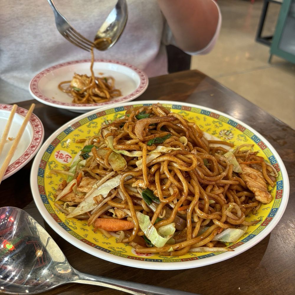 Dragon Casa - Chicken lo mein - Asian Fusion Near Me - Dallas, Texas
