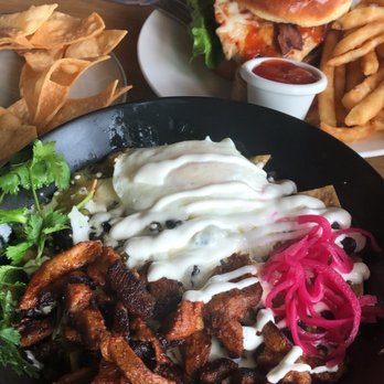 Mour Cocina | Bodega - Chilaquiles y Chicken Sandwich - Wine Bars Near Me - Austin, Texas Mour Cocina | Bodega - Chilaquiles y Chicken Sandwich - Wine Bars Near Me - Austin, Texas