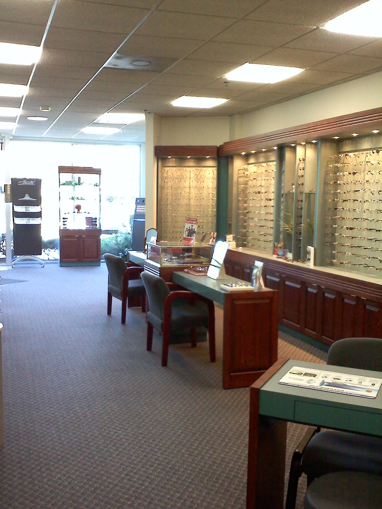 CLINTON FAMILY EYECARE CENTER Updated September 2024 186 Center St