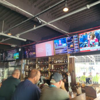 Winking Lizard Tavern - American Near Me - Cleveland, Ohio Winking Lizard Tavern - American Near Me - Cleveland, Ohio