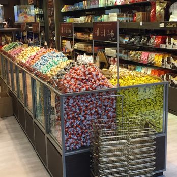 Lindt - Chocolatiers & Shops Near Me - Hamburg, HH