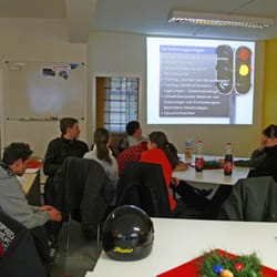 Erste-Hilfe-Schule Hamm - Unterricht in netter Umgebung