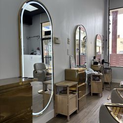 S K Salon - Decor