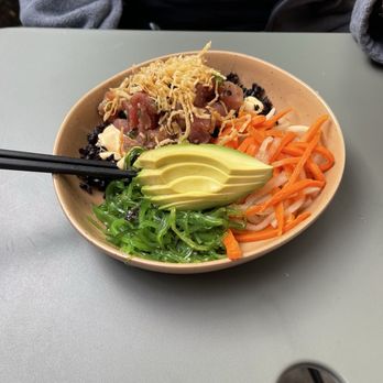 Robins Restaurant - Poke bowl - New American Near Me - Cambria, California Robins Restaurant - Poke bowl - New American Near Me - Cambria, California