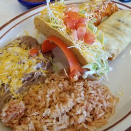 a plate of mexican food a plate of mexican food