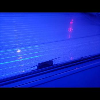 EverSun Beauty & Wellness - Hillcrest - Cracks in beds make me super nervous - Tanning Near Me - San Diego, California