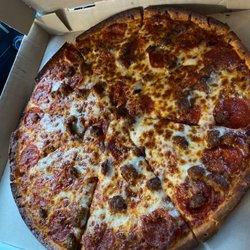 Hungry Howie's Pizza - Pizza