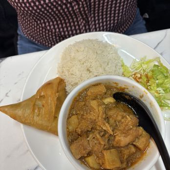 KT Shan Noodles - Chicken Curry with Samosa - Burmese Near Me - Rocklin, California KT Shan Noodles - Chicken Curry with Samosa - Burmese Near Me - Rocklin, California