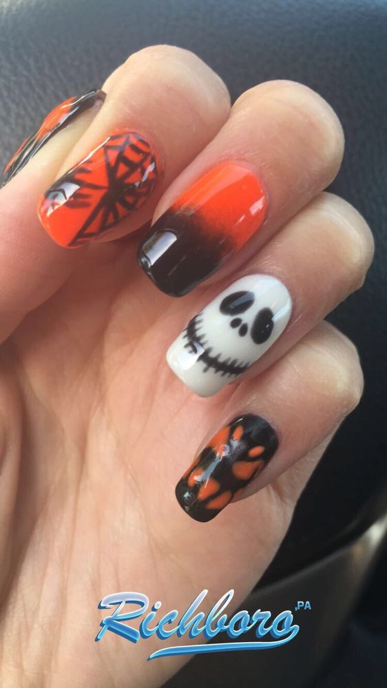 Wonder Nails & Spa Logo