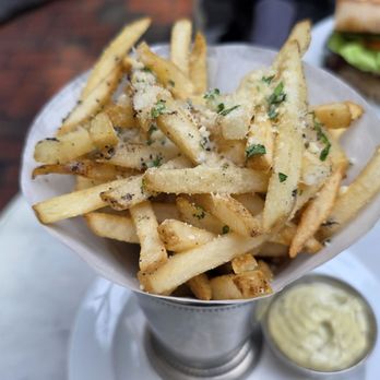 3 Arts Club Cafe at RH Chicago - Cafes Near Me - Chicago, Illinois 3 Arts Club Cafe at RH Chicago - Cafes Near Me - Chicago, Illinois