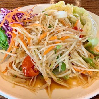 90 Degrees Bangkok Cafe and Bar - Papaya Salad was the star of the show. Really fresh and flavorful. - Thai Near Me - Bothell, Washington