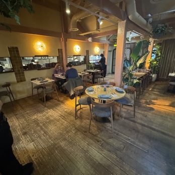 Darjeeling Express - Indian Near Me - London, XGL