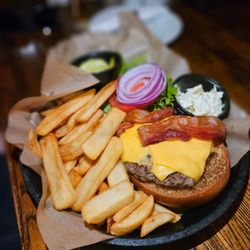 Heritage Bar & Restaurant - Heritage Burger