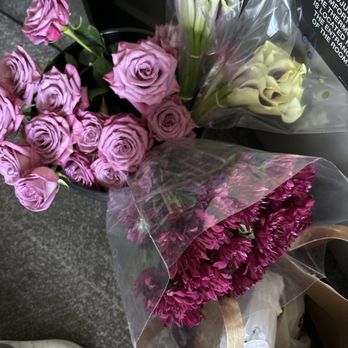 Reno Wholesale Flowers - Roses and a couple of others beautiful accessories - Wholesalers Near Me - Sparks, Nevada Reno Wholesale Flowers - Roses and a couple of others beautiful accessories - Wholesalers Near Me - Sparks, Nevada